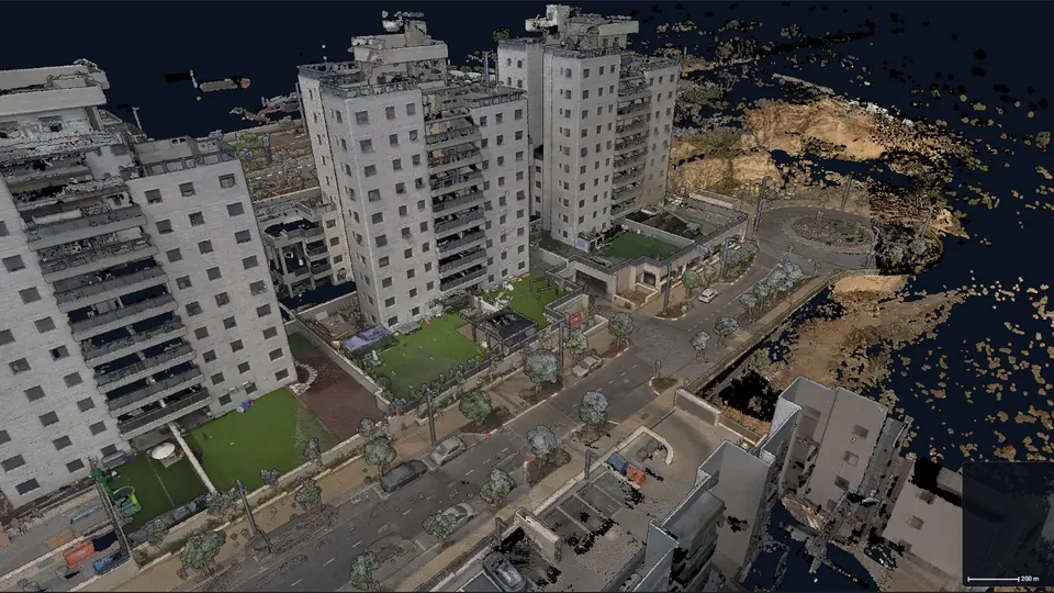Escaneo láser de una calle con edificios de viviendas, transmitido como nube de puntos 3D en el visor online de AgriCAD